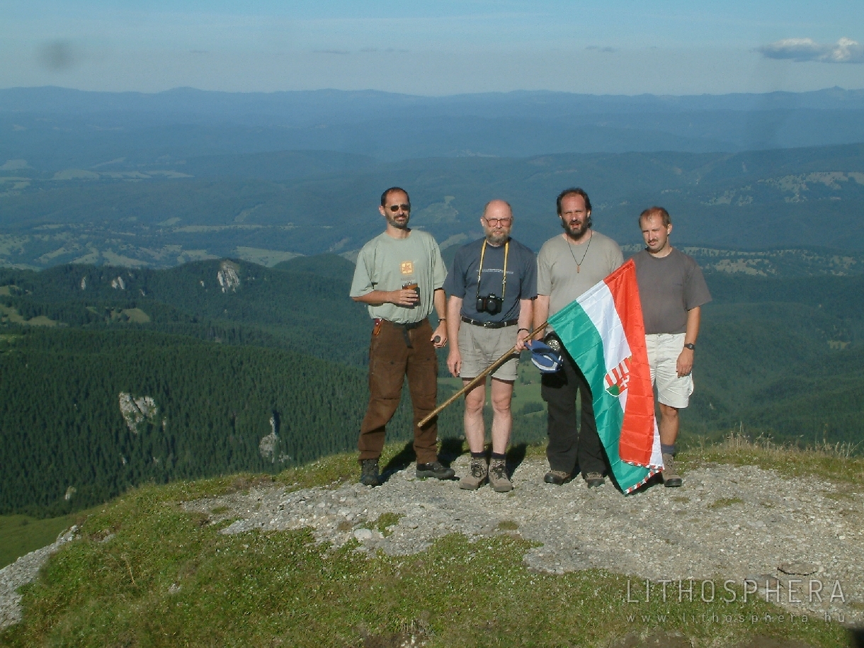 Barátaimmal a szakrális határjárásunk kezdetén - a Csukás-hegységben (2004)